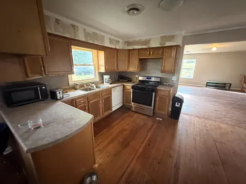 Kitchen - 4710 State Route A, Macomb, MO 65702 photo 1 of 1