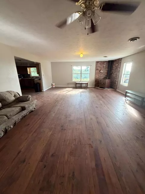 Living - 4710 State Route A, Macomb, MO 65702 photo 1 of 4