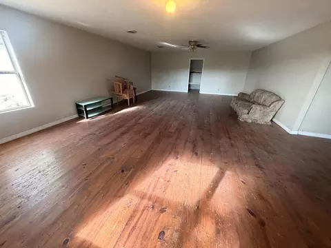 Living - 4710 State Route A, Macomb, MO 65702 photo 2 of 4