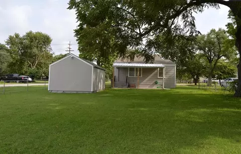 Exterior - 1045 N Dickerson Ave, Springfield, MO 65803 photo 2 of 3