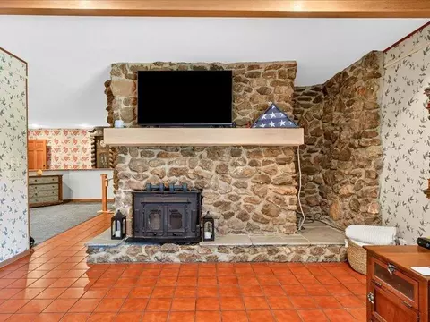 Living - 3003 W Sharon Dr, Ozark, MO 65721 photo 5 of 8