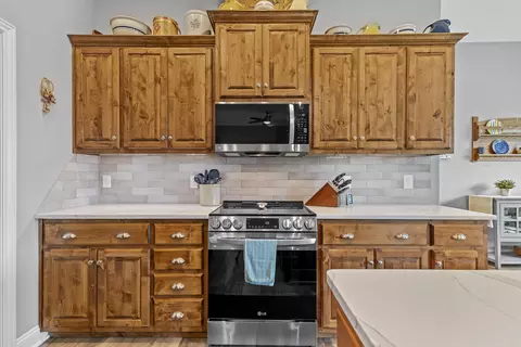 Kitchen - 3768 W River Rock St, Springfield, MO 65807 photo 5 of 7