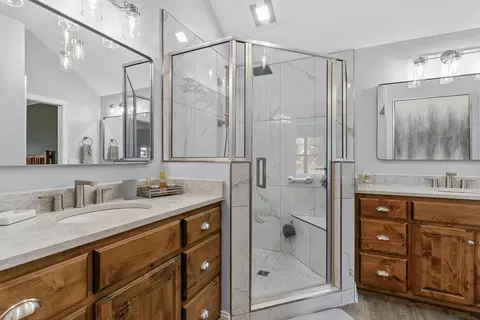 Bath - 3768 W River Rock St, Springfield, MO 65807 photo 2 of 3
