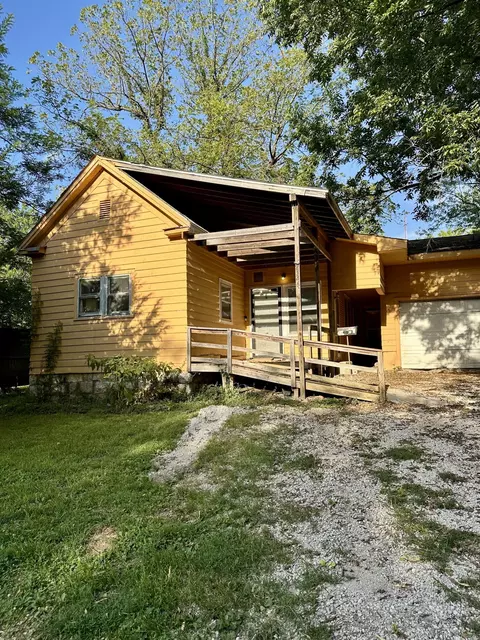 Exterior - 2326 N Jefferson Ave, Springfield, MO 65803 photo 1 of 3