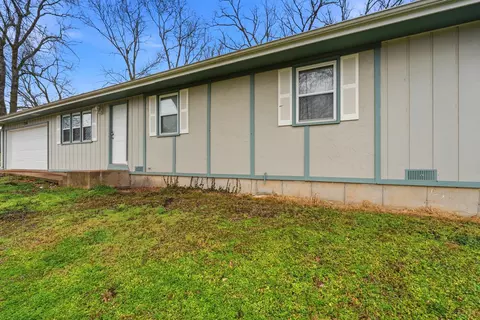 Exterior - 1706 N 16th St, Ozark, MO 65721 photo 2 of 15
