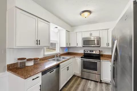 Kitchen - 1706 N 16th St, Ozark, MO 65721 photo 2 of 3