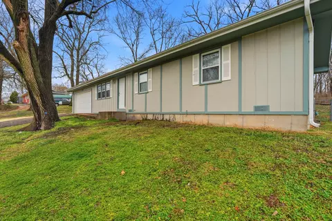 Exterior - 1706 N 16th St, Ozark, MO 65721 photo 3 of 15