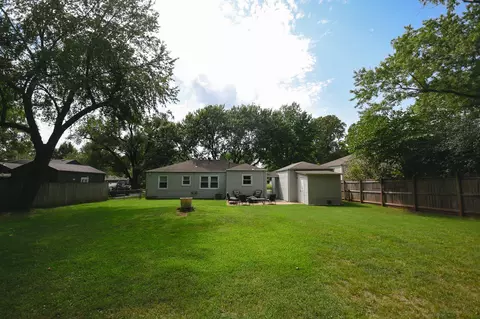 Exterior - 2370 S Luster Ave, Springfield, MO 65804 photo 3 of 8