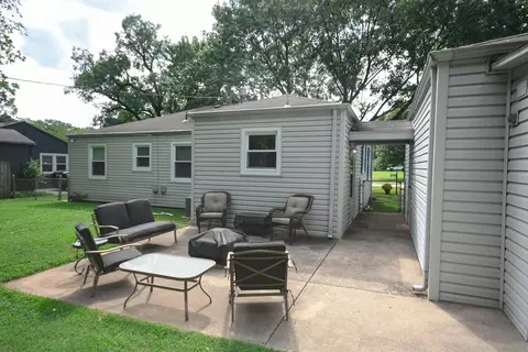 Exterior - 2370 S Luster Ave, Springfield, MO 65804 photo 7 of 8