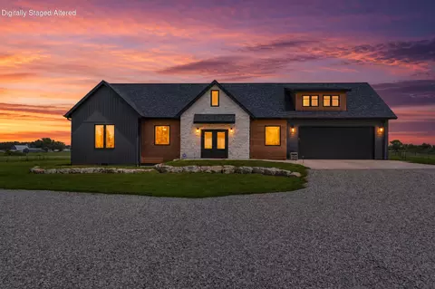 105 Timberview Dr, Seymour, MO 65746