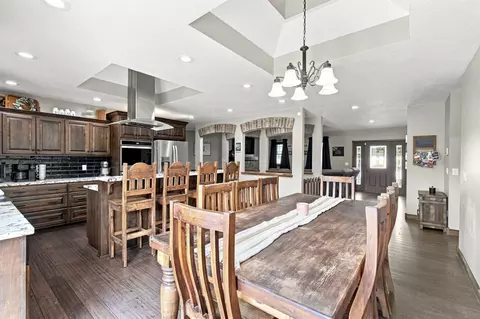 Dining - 1295 Spring Vly, Marshfield, MO 65706 photo 2 of 3