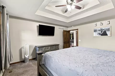Bedroom - 1295 Spring Vly, Marshfield, MO 65706 photo 2 of 8