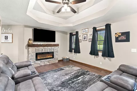 Living - 1295 Spring Vly, Marshfield, MO 65706 photo 3 of 5