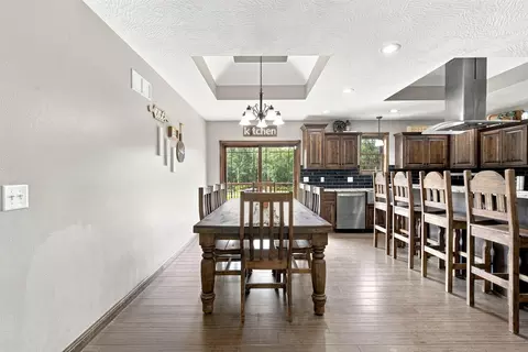 Dining - 1295 Spring Vly, Marshfield, MO 65706 photo 1 of 3
