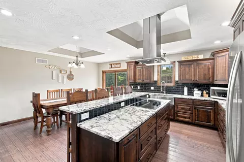 Kitchen - 1295 Spring Vly, Marshfield, MO 65706 photo 3 of 3