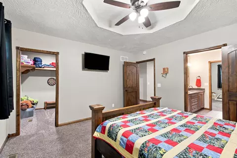 Bedroom - 1295 Spring Vly, Marshfield, MO 65706 photo 3 of 8