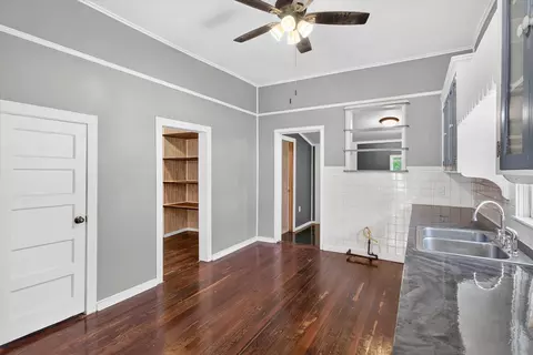 Entry Way - 1311 N Johnston Ave, Springfield, MO 65802 photo 2 of 6