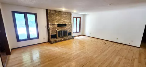 Living - 1811 E Holiday St, Springfield, MO 65804 photo 1 of 4