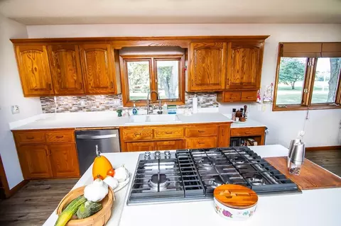 Kitchen - 1002 S Hunt Rd, Willard, MO 65781 photo 2 of 5