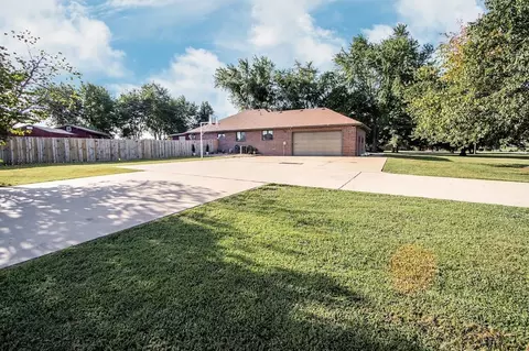 Exterior - 1002 S Hunt Rd, Willard, MO 65781 photo 8 of 22