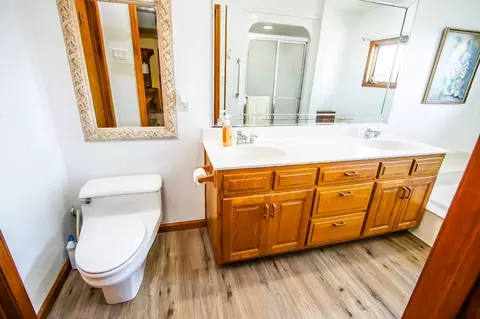Bath - 1002 S Hunt Rd, Willard, MO 65781 photo 1 of 4