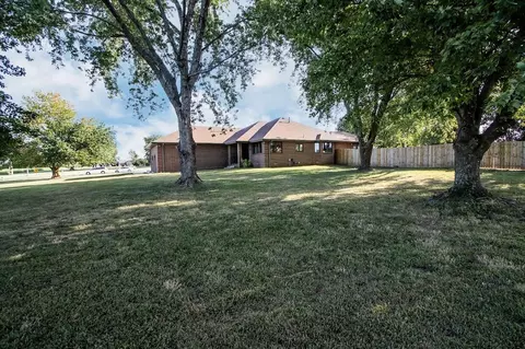 Exterior - 1002 S Hunt Rd, Willard, MO 65781 photo 4 of 22