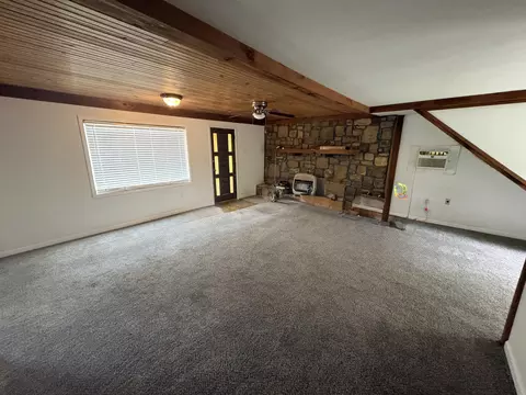 Living - 1003 Cedar Ave, Cabool, MO 65689 photo 3 of 4