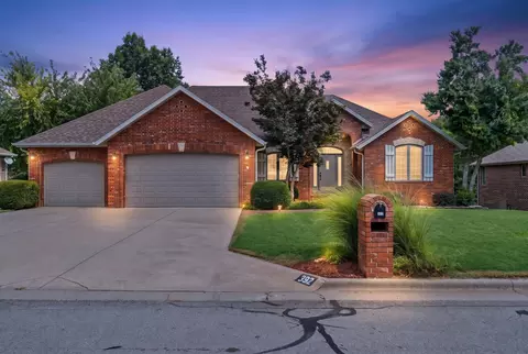 392 N Niangua Dr, Nixa, MO 65714