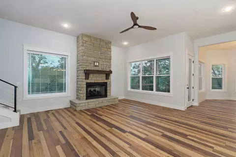 Living - 855 E Ashford Ave, Nixa, MO 65714 photo 2 of 3