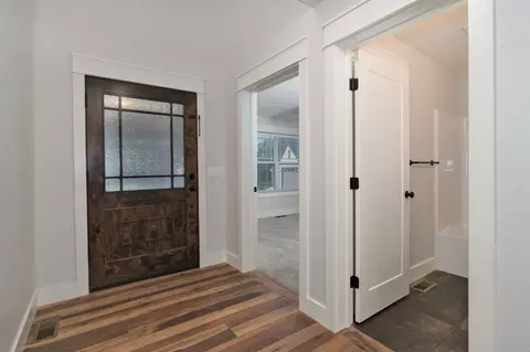 Entry Way - 855 E Ashford Ave, Nixa, MO 65714 photo 1 of 5