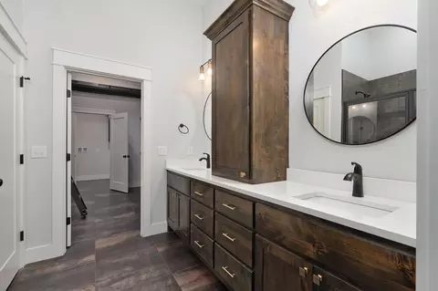 Bath - 855 E Ashford Ave, Nixa, MO 65714 photo 2 of 4