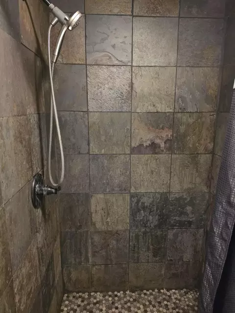 Bath - 200 N Maple St, Mansfield, MO 65704 photo 5 of 6