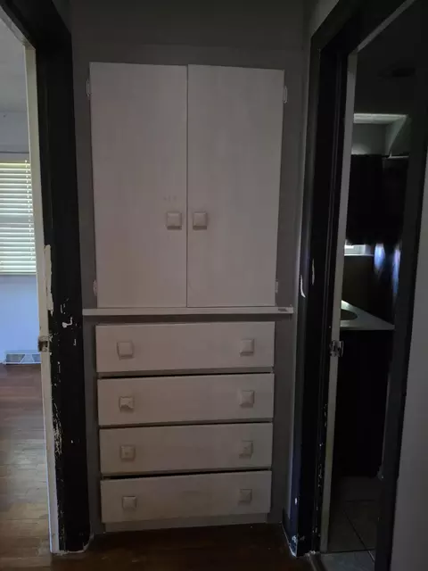 Entry Way - 200 N Maple St, Mansfield, MO 65704 photo 1 of 2