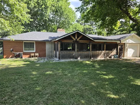 Exterior - 200 N Maple St, Mansfield, MO 65704 photo 17 of 25