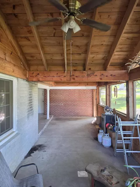 Exterior - 200 N Maple St, Mansfield, MO 65704 photo 20 of 25