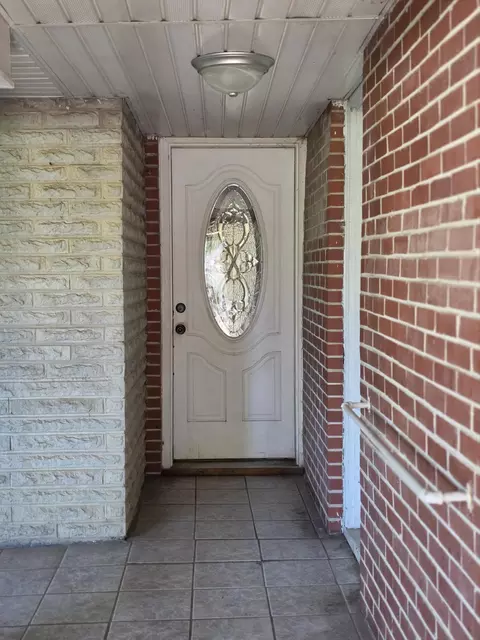 Entry Way - 200 N Maple St, Mansfield, MO 65704 photo 2 of 2