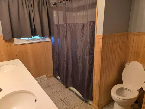 Bath - 200 N Maple St, Mansfield, MO 65704 photo 1 of 6