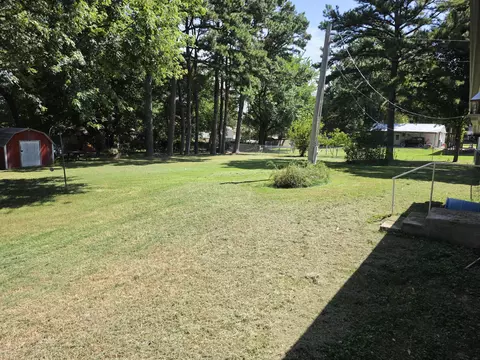 Exterior - 200 N Maple St, Mansfield, MO 65704 photo 10 of 25