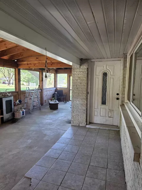 Exterior - 200 N Maple St, Mansfield, MO 65704 photo 21 of 25