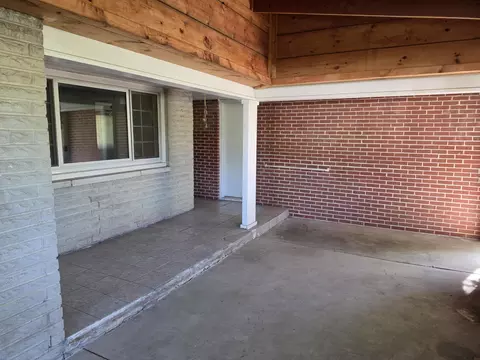 Exterior - 200 N Maple St, Mansfield, MO 65704 photo 19 of 25