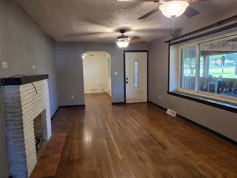 Living - 200 N Maple St, Mansfield, MO 65704 photo 1 of 6