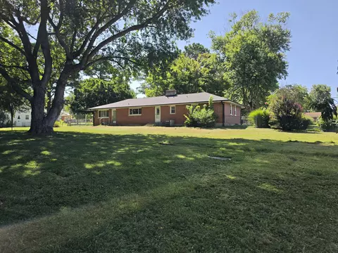 Exterior - 200 N Maple St, Mansfield, MO 65704 photo 8 of 25