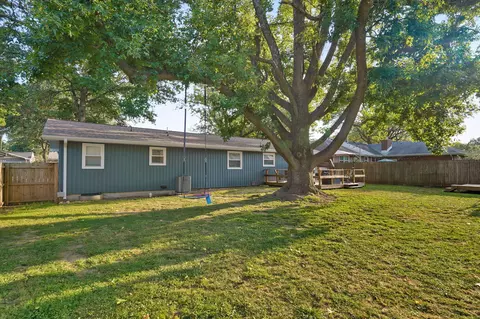 Exterior - 1241 E Woodland St, Springfield, MO 65804 photo 7 of 10