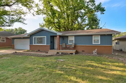 Exterior - 1241 E Woodland St, Springfield, MO 65804 photo 10 of 10