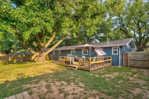 Exterior - 1241 E Woodland St, Springfield, MO 65804 photo 6 of 10