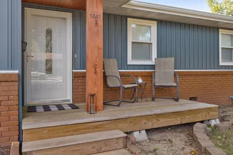 Exterior - 1241 E Woodland St, Springfield, MO 65804 photo 9 of 10