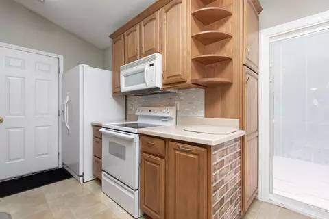 Kitchen - 220 Blossom Vly, Branson, MO 65616 photo 2 of 3