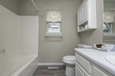 Bath - 220 Blossom Vly, Branson, MO 65616 photo 3 of 4