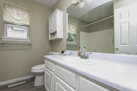 Bath - 220 Blossom Vly, Branson, MO 65616 photo 2 of 4