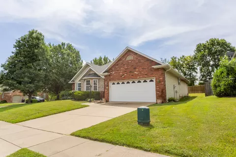 Exterior - 2226 E Kathryn Dr, Republic, MO 65738 photo 4 of 8